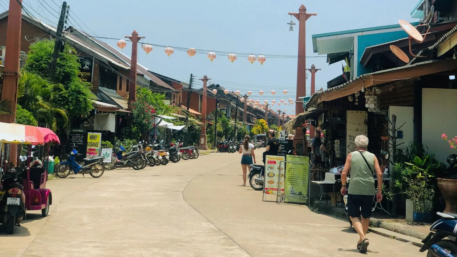 เดินเล่นชุมชนเมืองเก่า เกาะลันตา กระบี่ : Lanta Old Town Krabi