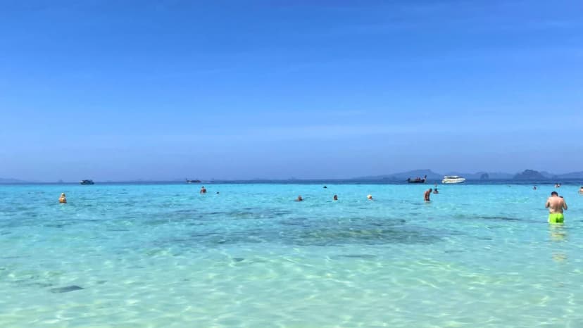 หาดที่เกาะไผ่ น้ำใสแจ๋วจริงไม่จกตา
